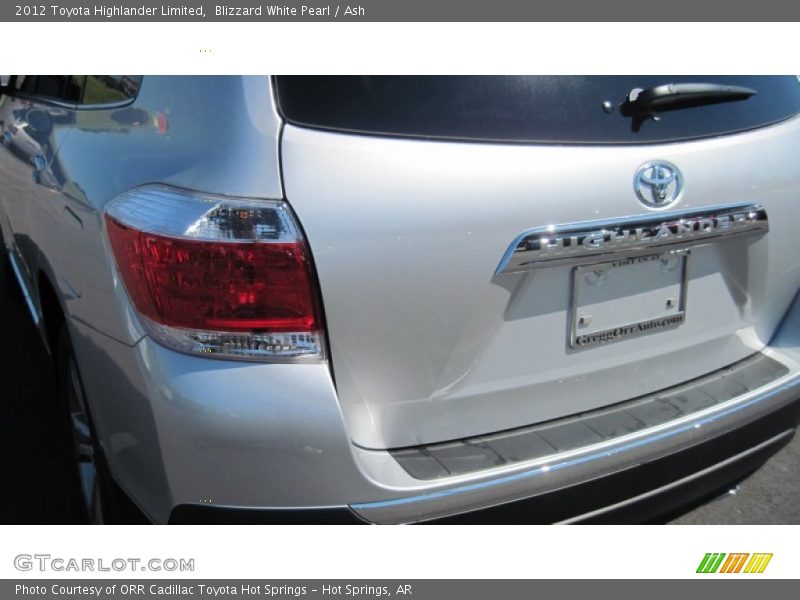 Blizzard White Pearl / Ash 2012 Toyota Highlander Limited