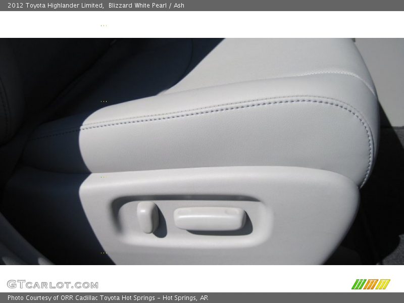 Blizzard White Pearl / Ash 2012 Toyota Highlander Limited