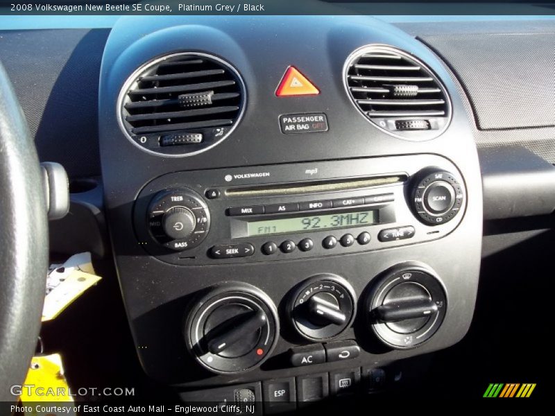 Platinum Grey / Black 2008 Volkswagen New Beetle SE Coupe