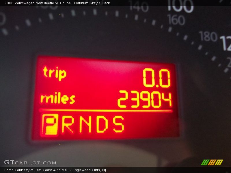 Platinum Grey / Black 2008 Volkswagen New Beetle SE Coupe