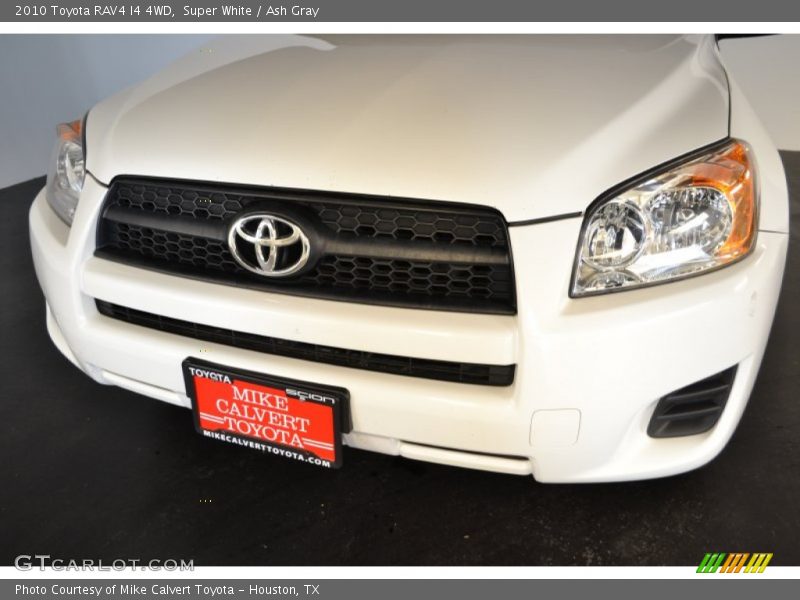 Super White / Ash Gray 2010 Toyota RAV4 I4 4WD