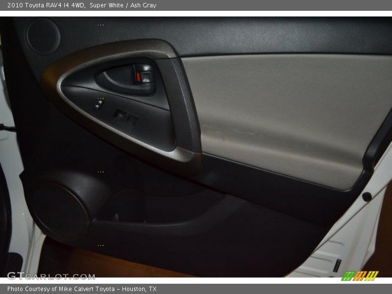 Super White / Ash Gray 2010 Toyota RAV4 I4 4WD