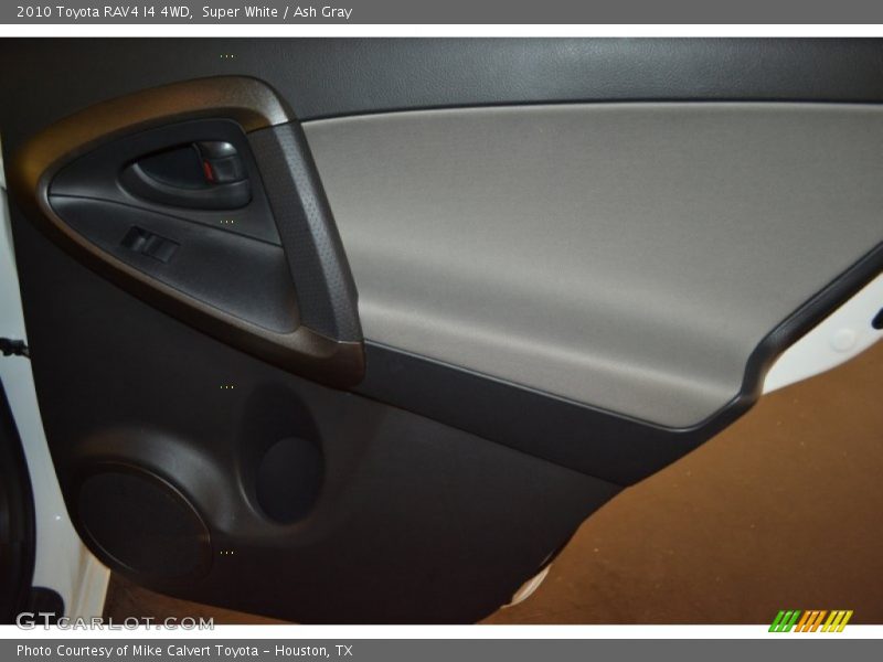 Super White / Ash Gray 2010 Toyota RAV4 I4 4WD