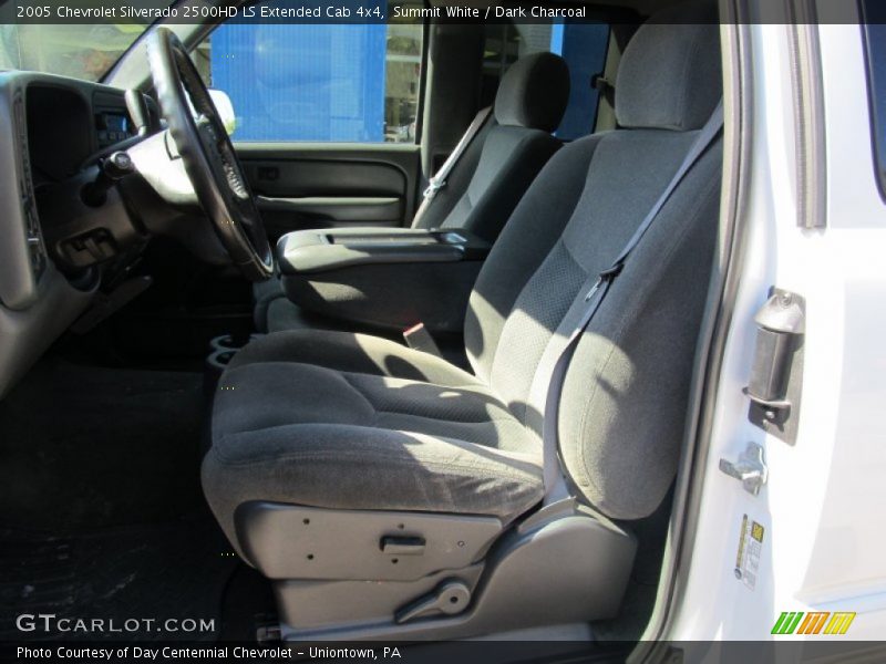 Summit White / Dark Charcoal 2005 Chevrolet Silverado 2500HD LS Extended Cab 4x4
