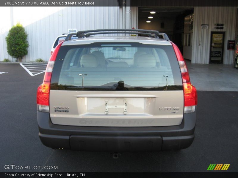 Ash Gold Metallic / Beige 2001 Volvo V70 XC AWD