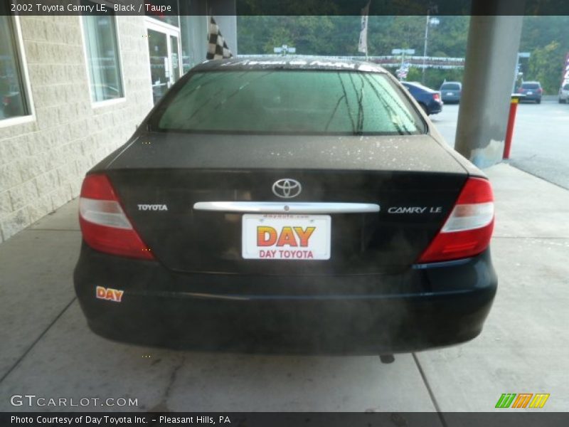 Black / Taupe 2002 Toyota Camry LE