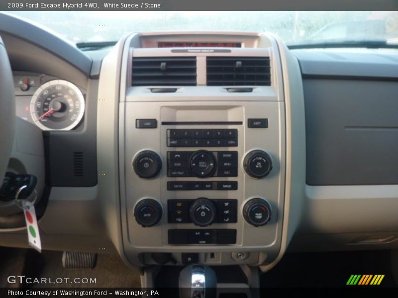 Controls of 2009 Escape Hybrid 4WD