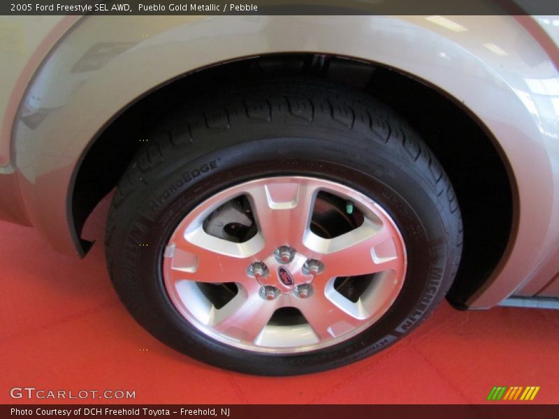 Pueblo Gold Metallic / Pebble 2005 Ford Freestyle SEL AWD