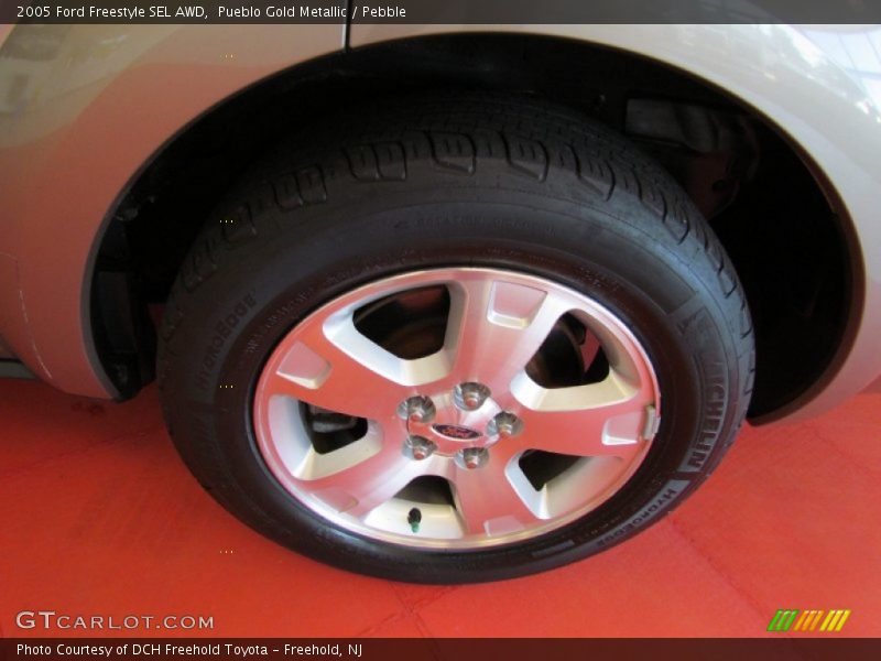 Pueblo Gold Metallic / Pebble 2005 Ford Freestyle SEL AWD