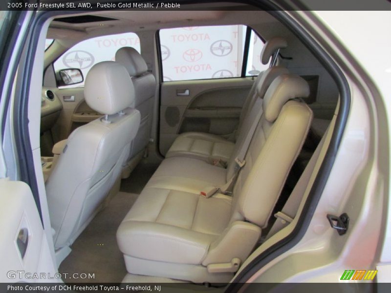 Pueblo Gold Metallic / Pebble 2005 Ford Freestyle SEL AWD
