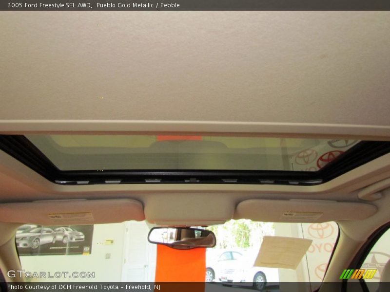 Pueblo Gold Metallic / Pebble 2005 Ford Freestyle SEL AWD