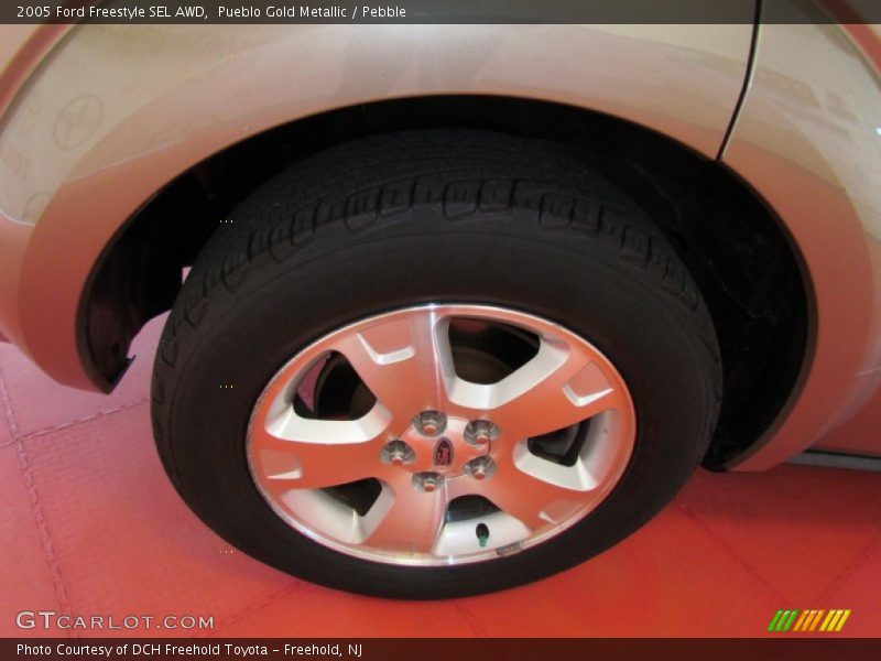 Pueblo Gold Metallic / Pebble 2005 Ford Freestyle SEL AWD