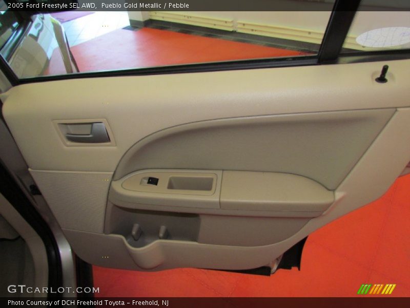 Pueblo Gold Metallic / Pebble 2005 Ford Freestyle SEL AWD