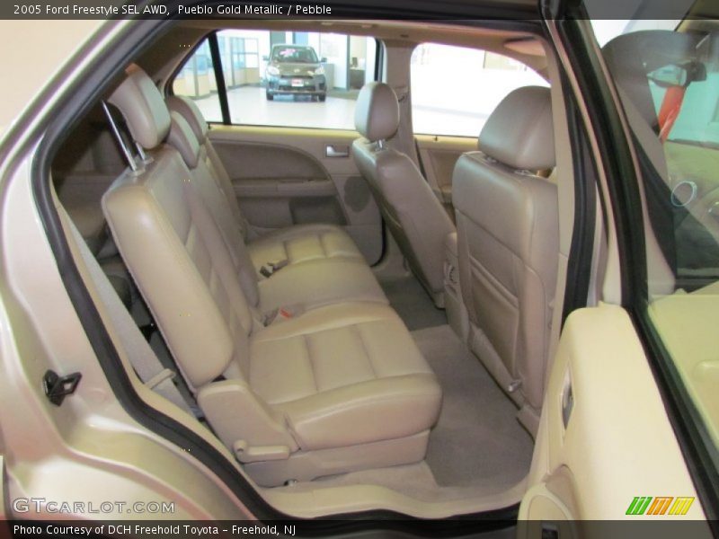 Pueblo Gold Metallic / Pebble 2005 Ford Freestyle SEL AWD