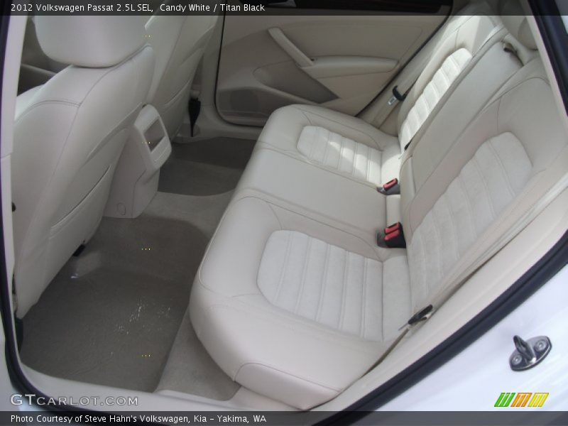 Candy White / Titan Black 2012 Volkswagen Passat 2.5L SEL