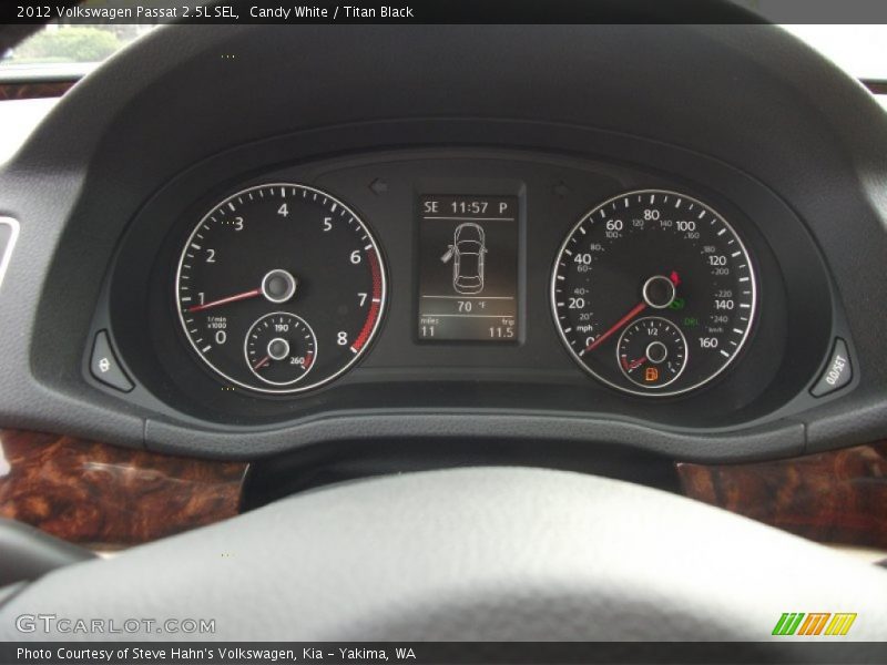Candy White / Titan Black 2012 Volkswagen Passat 2.5L SEL