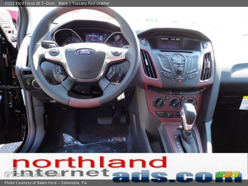 Black / Tuscany Red Leather 2012 Ford Focus SE 5-Door