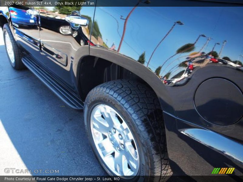 Onyx Black / Light Tan 2007 GMC Yukon SLT 4x4