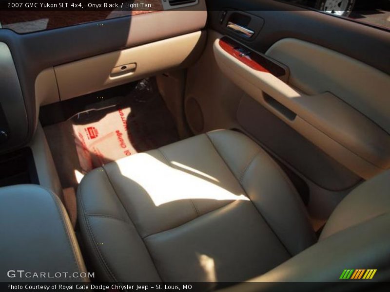 Onyx Black / Light Tan 2007 GMC Yukon SLT 4x4