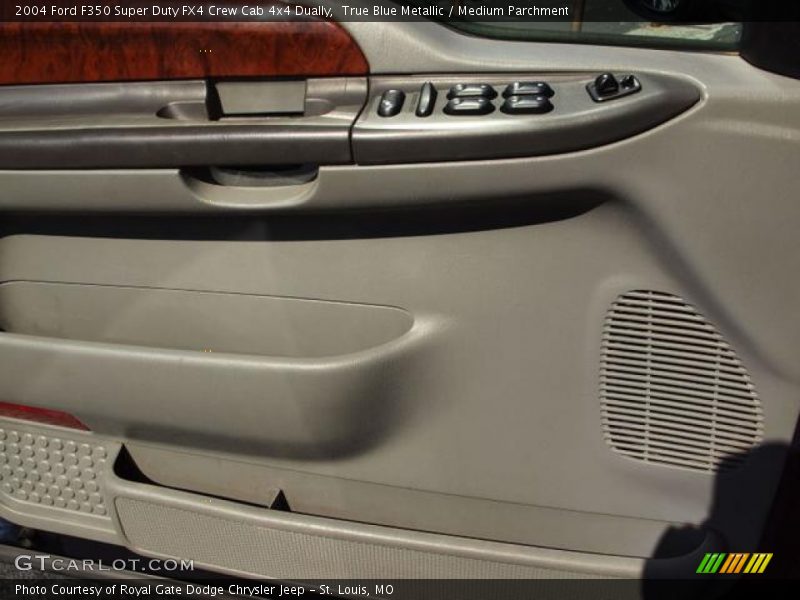 True Blue Metallic / Medium Parchment 2004 Ford F350 Super Duty FX4 Crew Cab 4x4 Dually