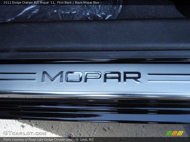  2011 Charger R/T Mopar '11 Logo
