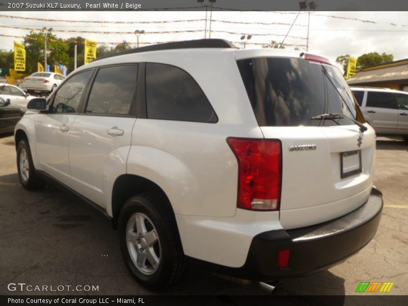 Pearl White / Beige 2007 Suzuki XL7 Luxury