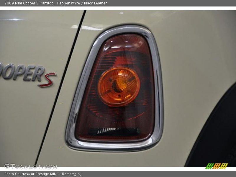 Pepper White / Black Leather 2009 Mini Cooper S Hardtop
