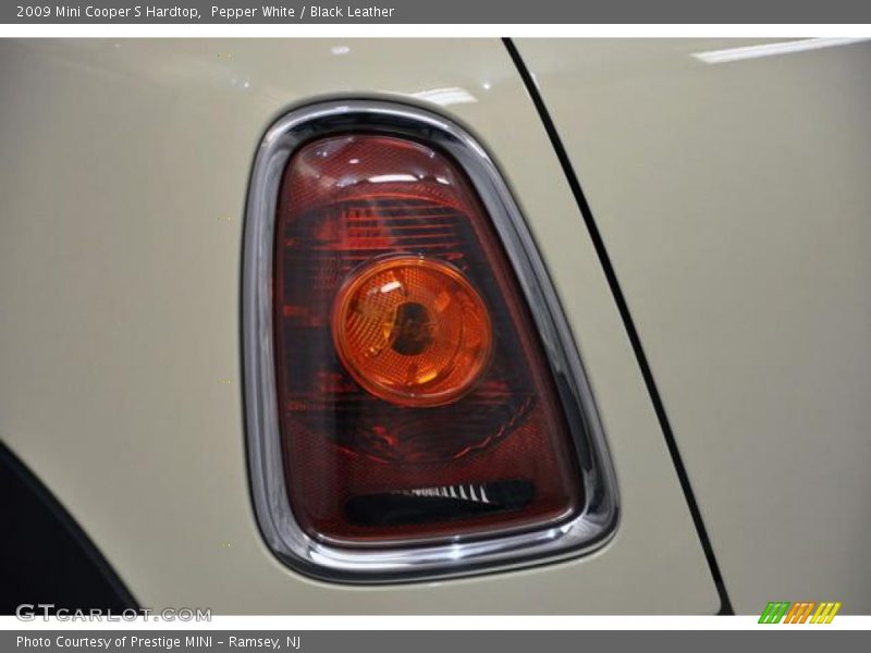 Pepper White / Black Leather 2009 Mini Cooper S Hardtop