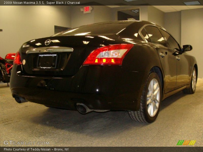 Super Black / Charcoal 2009 Nissan Maxima 3.5 S