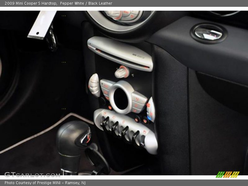 Pepper White / Black Leather 2009 Mini Cooper S Hardtop