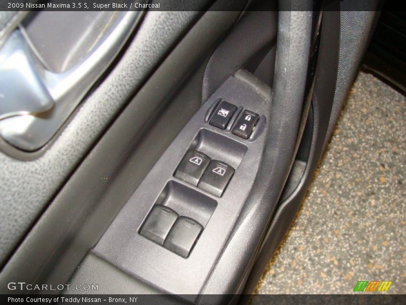 Super Black / Charcoal 2009 Nissan Maxima 3.5 S