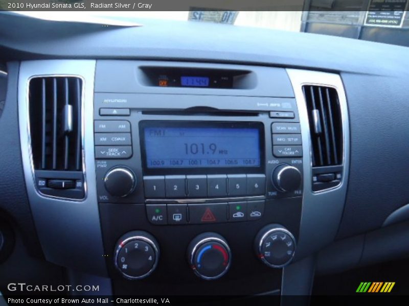 Radiant Silver / Gray 2010 Hyundai Sonata GLS