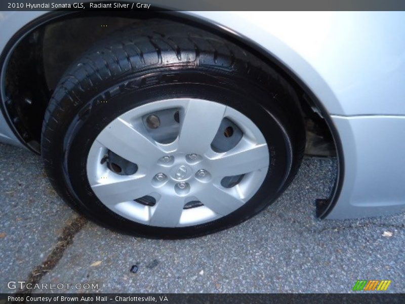 Radiant Silver / Gray 2010 Hyundai Sonata GLS
