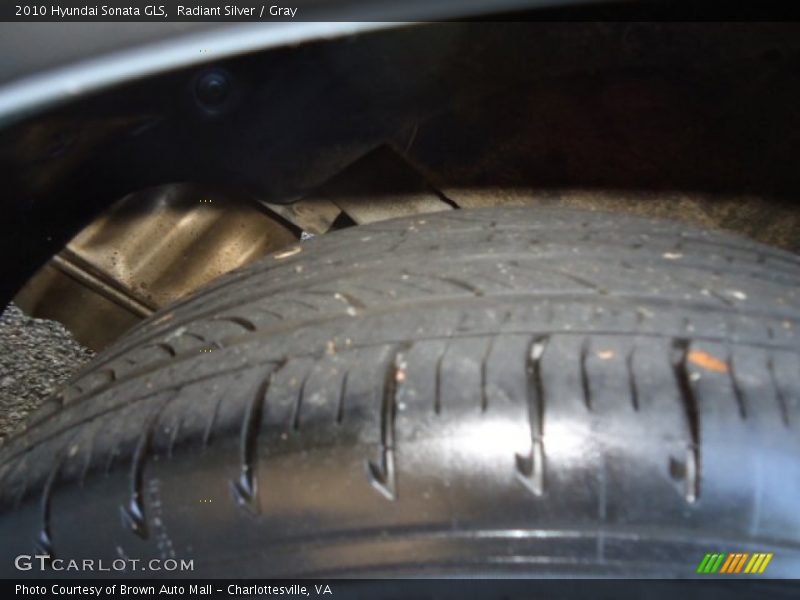 Radiant Silver / Gray 2010 Hyundai Sonata GLS