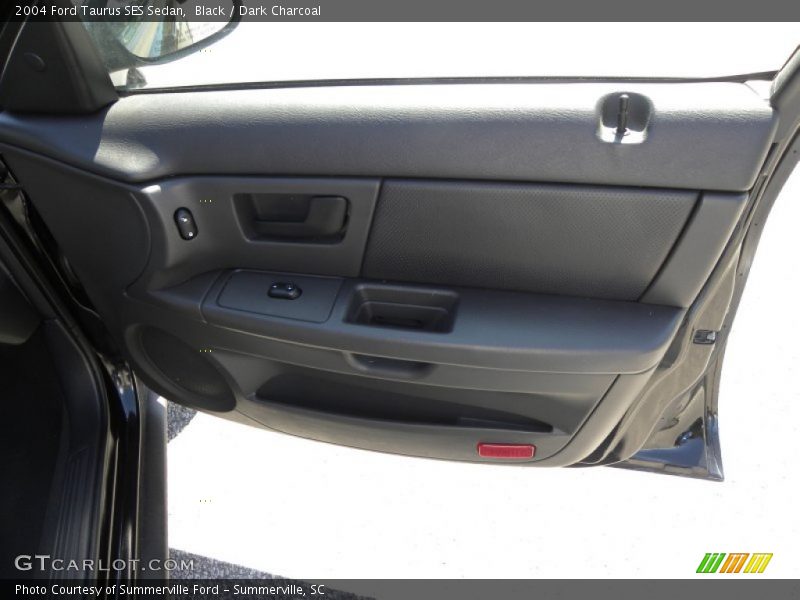 Black / Dark Charcoal 2004 Ford Taurus SES Sedan