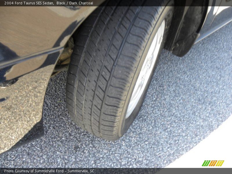 Black / Dark Charcoal 2004 Ford Taurus SES Sedan