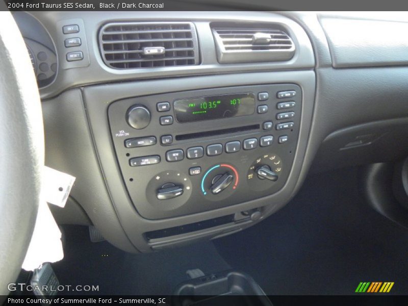 Black / Dark Charcoal 2004 Ford Taurus SES Sedan