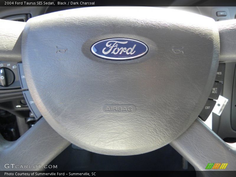 Black / Dark Charcoal 2004 Ford Taurus SES Sedan