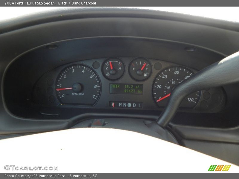 Black / Dark Charcoal 2004 Ford Taurus SES Sedan