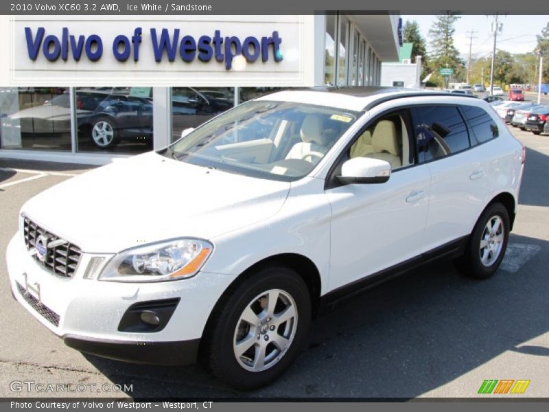 Ice White / Sandstone 2010 Volvo XC60 3.2 AWD