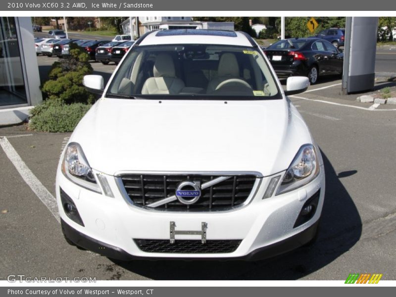 Ice White / Sandstone 2010 Volvo XC60 3.2 AWD