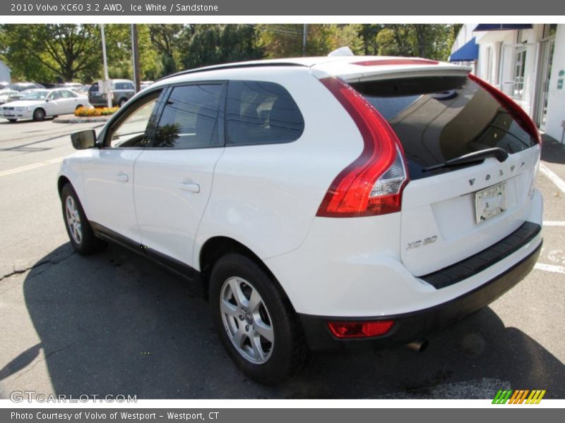 Ice White / Sandstone 2010 Volvo XC60 3.2 AWD