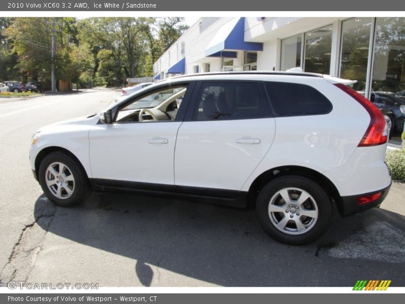 Ice White / Sandstone 2010 Volvo XC60 3.2 AWD