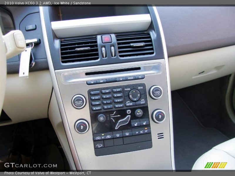 Controls of 2010 XC60 3.2 AWD