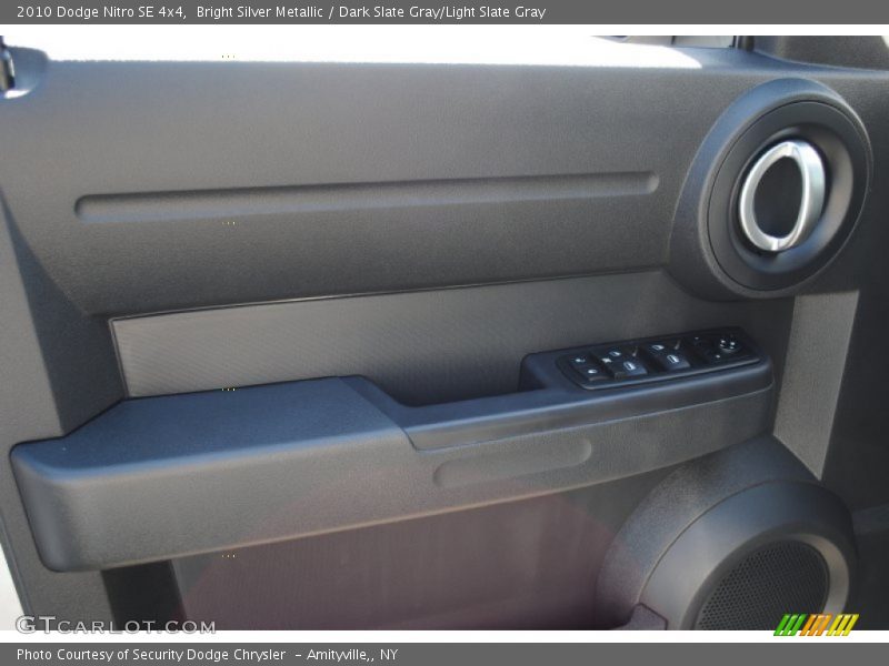Bright Silver Metallic / Dark Slate Gray/Light Slate Gray 2010 Dodge Nitro SE 4x4