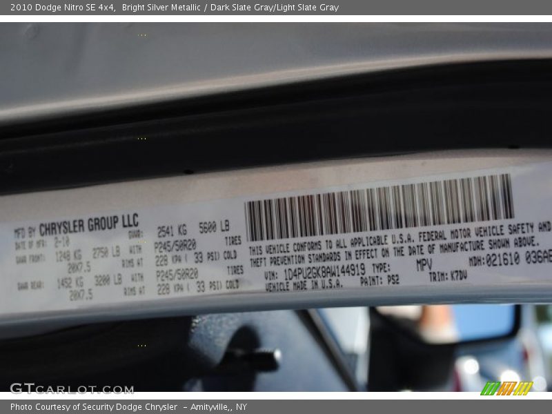 Bright Silver Metallic / Dark Slate Gray/Light Slate Gray 2010 Dodge Nitro SE 4x4