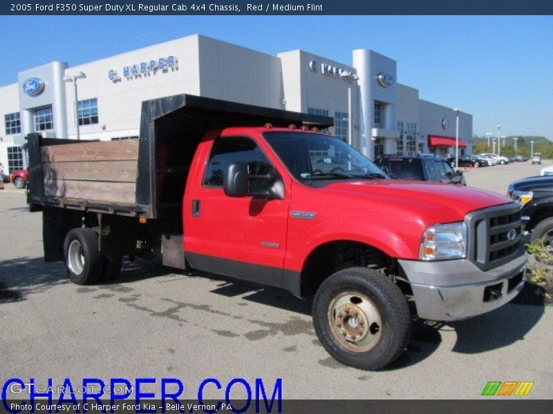 Red / Medium Flint 2005 Ford F350 Super Duty XL Regular Cab 4x4 Chassis