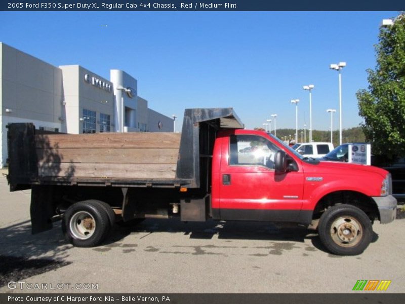 Red / Medium Flint 2005 Ford F350 Super Duty XL Regular Cab 4x4 Chassis