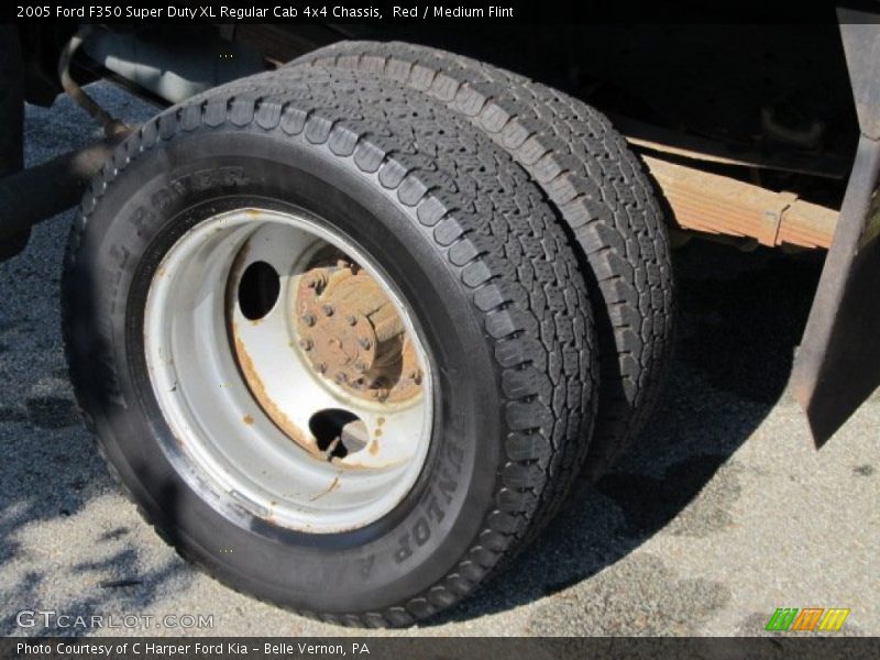 Red / Medium Flint 2005 Ford F350 Super Duty XL Regular Cab 4x4 Chassis