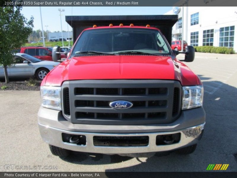 Red / Medium Flint 2005 Ford F350 Super Duty XL Regular Cab 4x4 Chassis